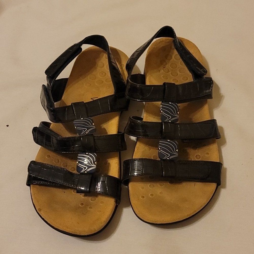 Vionic sandals size 9